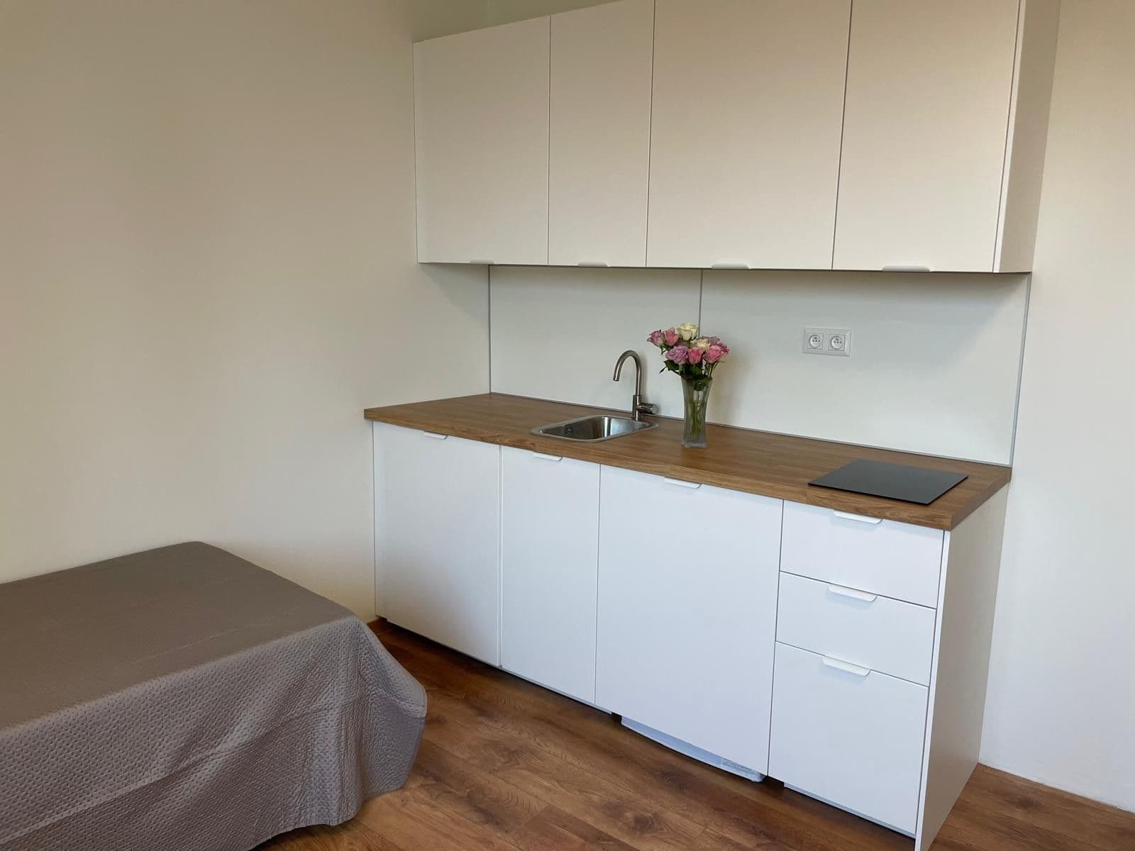 Pronájem bytu 1+kk 23 m², Suchdolské náměstí, Praha, Praha Pronájem bytu 1+kk 23 m², Suchdolské náměstí, Praha, Praha