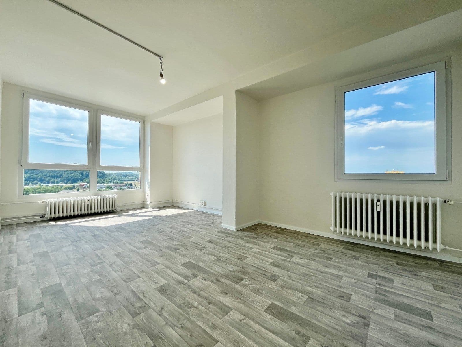 Pronájem bytu 3+1 79 m², Československé armády, Frýdek-Místek, Moravskoslezský kraj Pronájem bytu 3+1 79 m², Československé armády, Frýdek-Místek, Moravskoslezský kraj