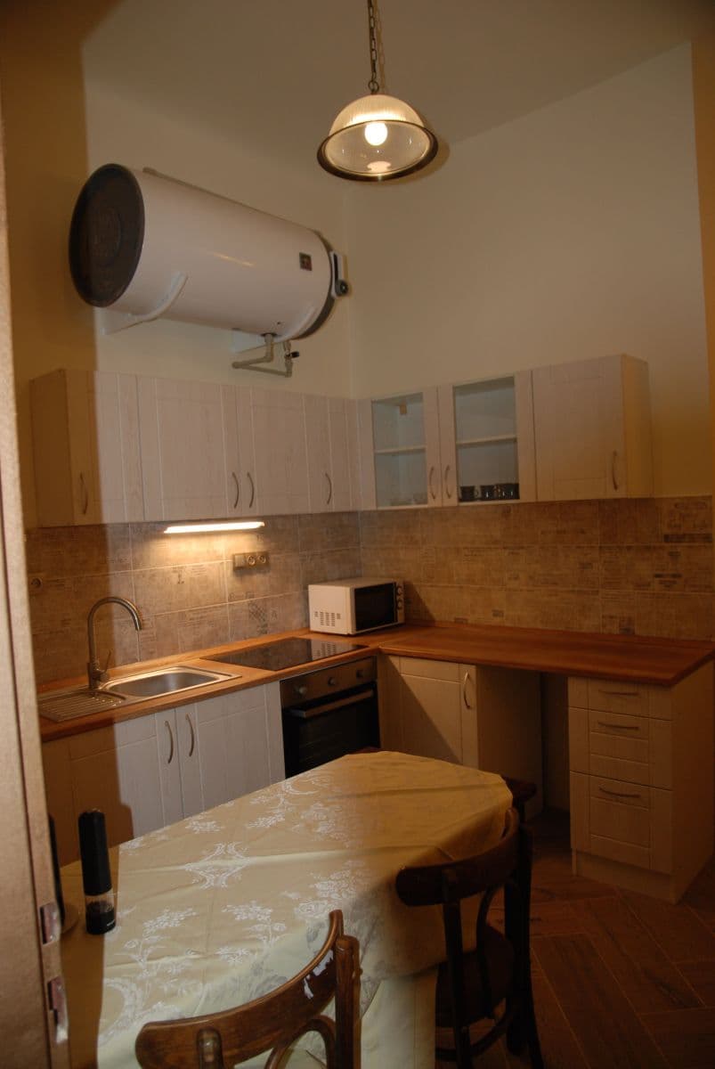 Pronájem bytu 40 m², Orebitská, Praha, Praha Pronájem bytu 40 m², Orebitská, Praha, Praha