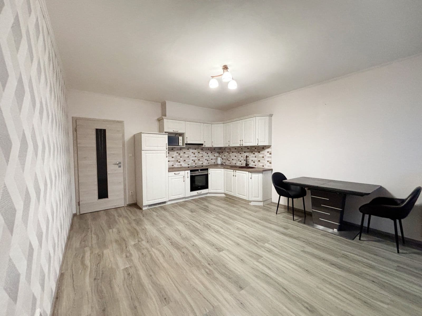 Pronájem bytu 2+kk 55 m², Jaroslava Holečka, Kladno, Středočeský kraj Pronájem bytu 2+kk 55 m², Jaroslava Holečka, Kladno, Středočeský kraj