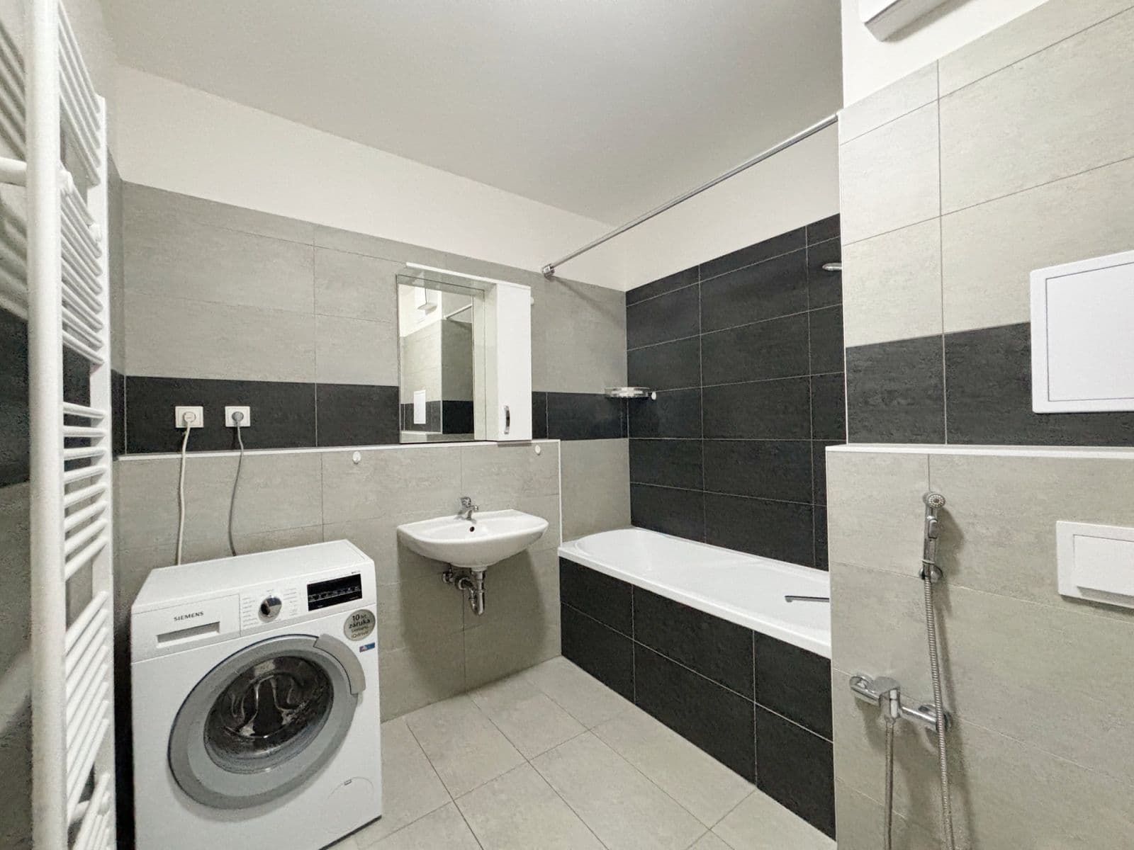 Pronájem bytu 2+kk 55 m², Jaroslava Holečka, Kladno, Středočeský kraj Pronájem bytu 2+kk 55 m², Jaroslava Holečka, Kladno, Středočeský kraj