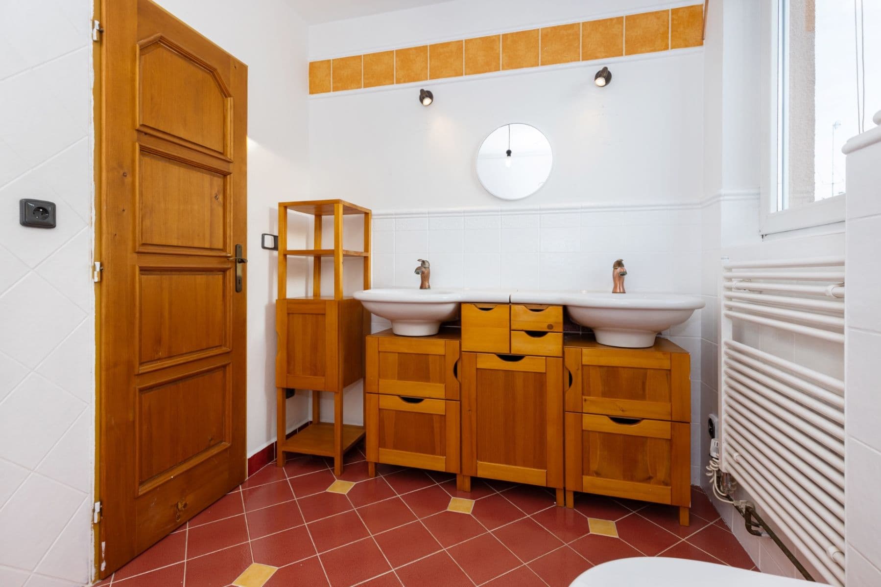 Prodej domu 120 m², pozemek 300 m², Husova třída, Nový Bydžov, Královéhradecký kraj Prodej domu 120 m², pozemek 300 m², Husova třída, Nový Bydžov, Královéhradecký kraj