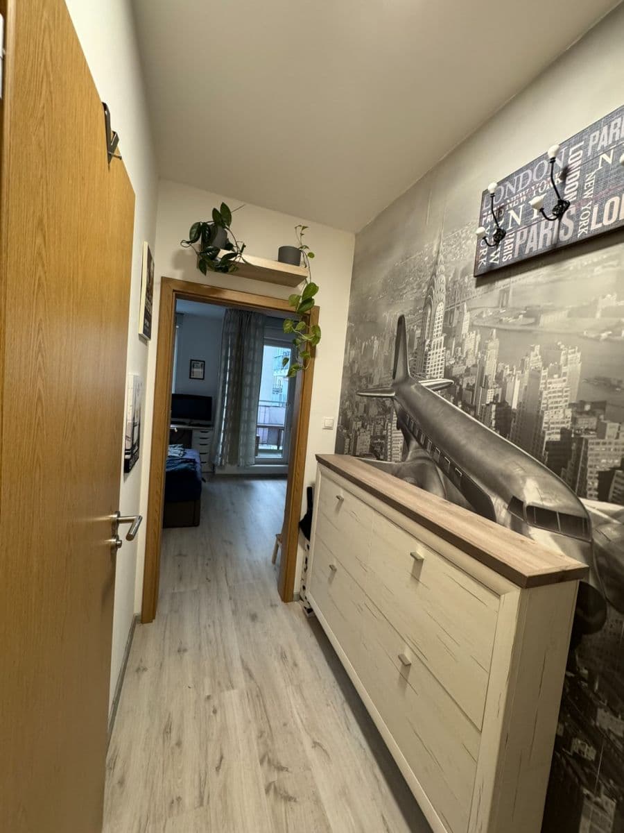 Pronájem bytu 1+kk 31 m², V Honech, Klecany, Středočeský kraj Pronájem bytu 1+kk 31 m², V Honech, Klecany, Středočeský kraj