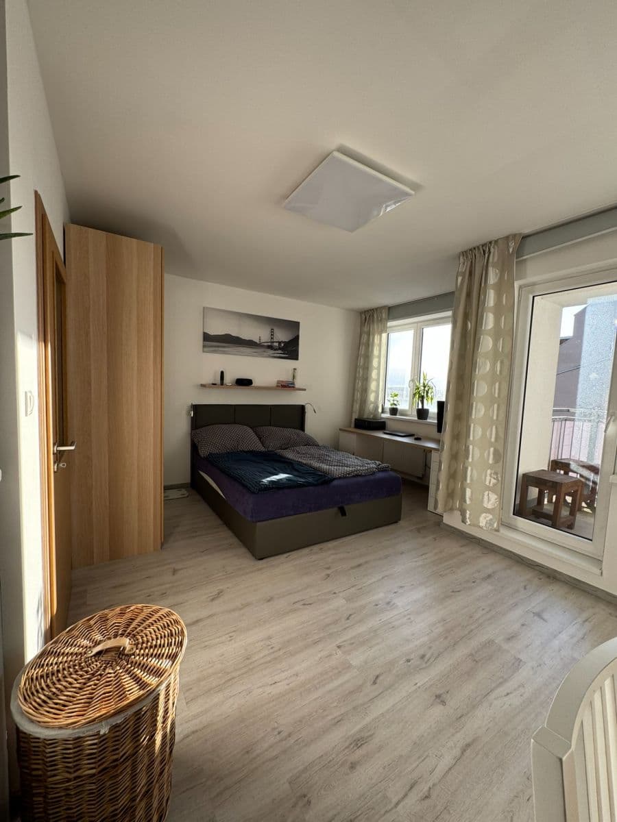 Pronájem bytu 1+kk 31 m², V Honech, Klecany, Středočeský kraj Pronájem bytu 1+kk 31 m², V Honech, Klecany, Středočeský kraj