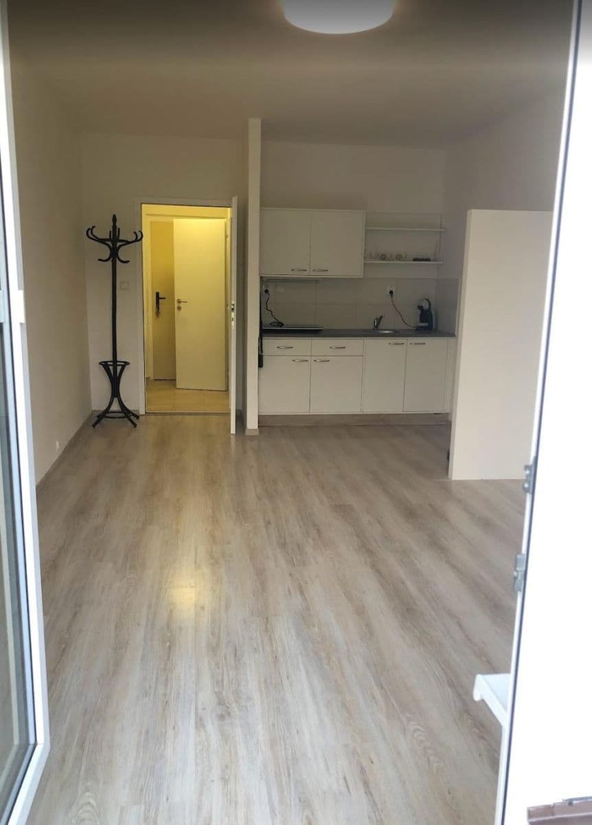 Pronájem bytu 1+kk 28 m², Bohumínská, Ostrava, Moravskoslezský kraj Pronájem bytu 1+kk 28 m², Bohumínská, Ostrava, Moravskoslezský kraj