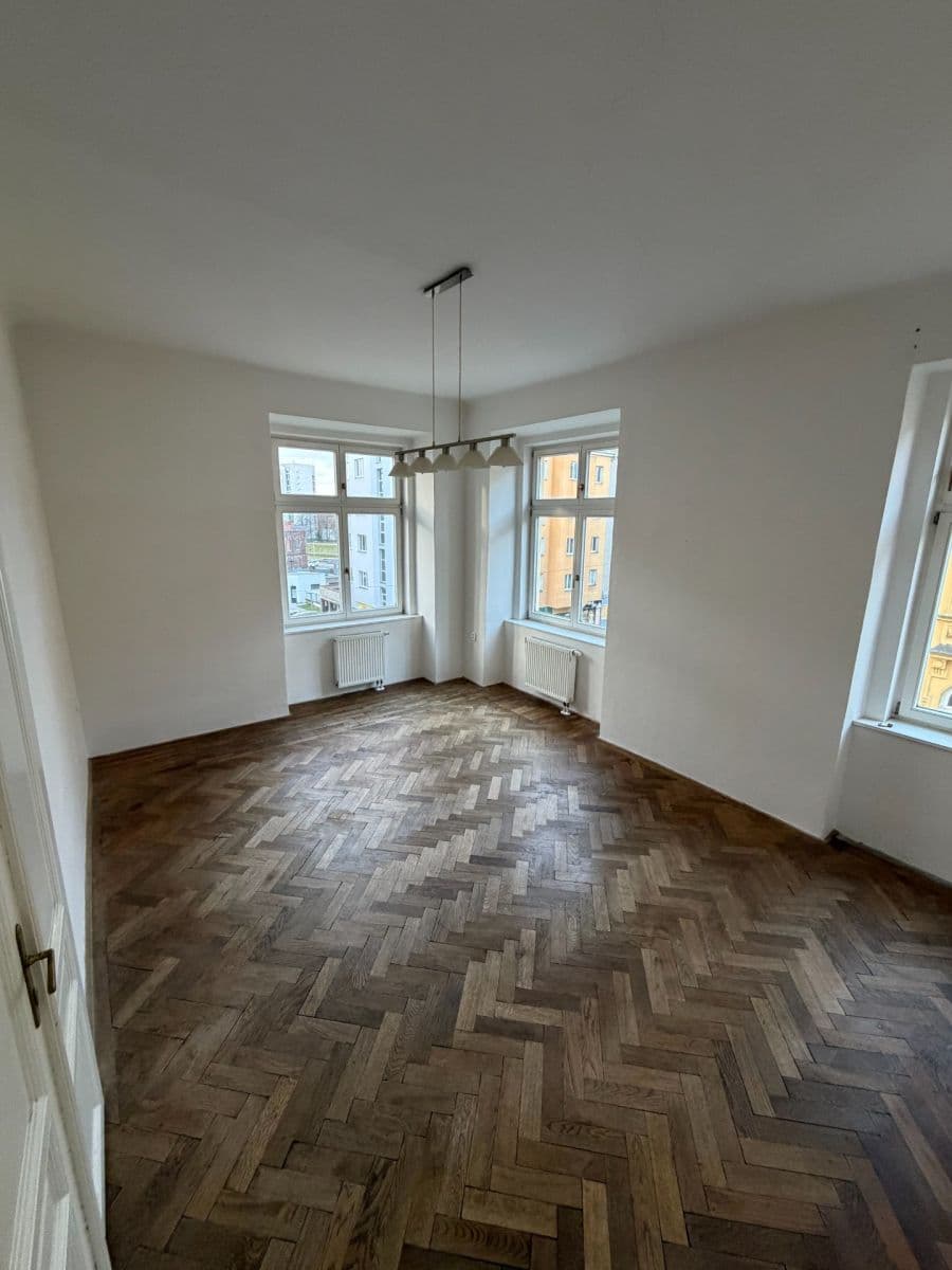 Pronájem bytu 3+kk 85 m², Dukelská, Olomouc, Olomoucký kraj Pronájem bytu 3+kk 85 m², Dukelská, Olomouc, Olomoucký kraj