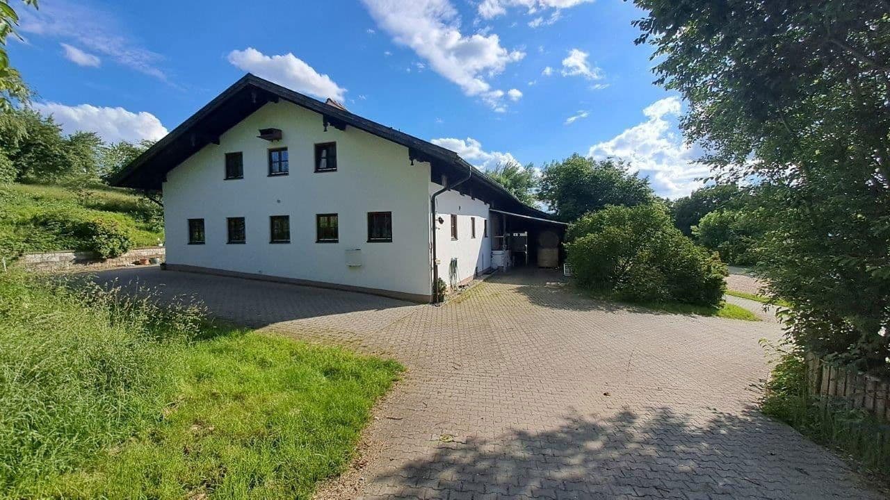 Prodej domu 300 m², pozemek 25.000 m², Reichertsheim, Bavorsko Prodej domu 300 m², pozemek 25.000 m², Reichertsheim, Bavorsko