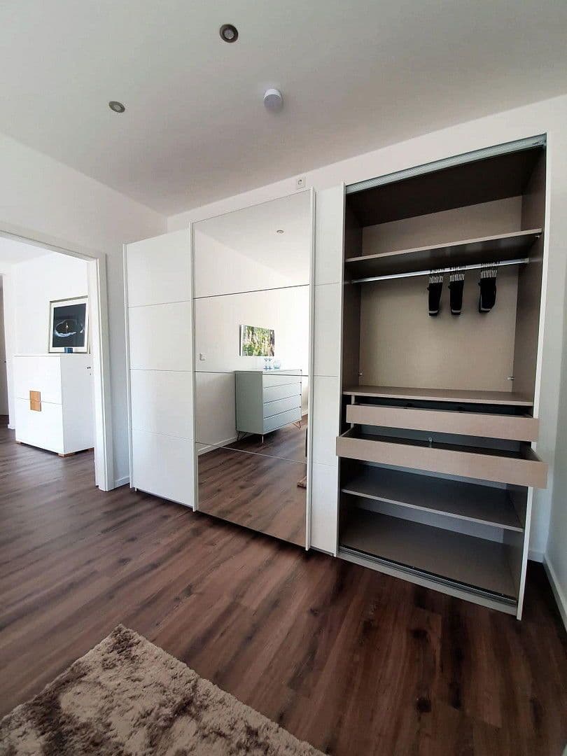 Pronájem bytu 2+1 62 m², Düsseldorf, Severní Porýní-Vestfálsko Pronájem bytu 2+1 62 m², Düsseldorf, Severní Porýní-Vestfálsko