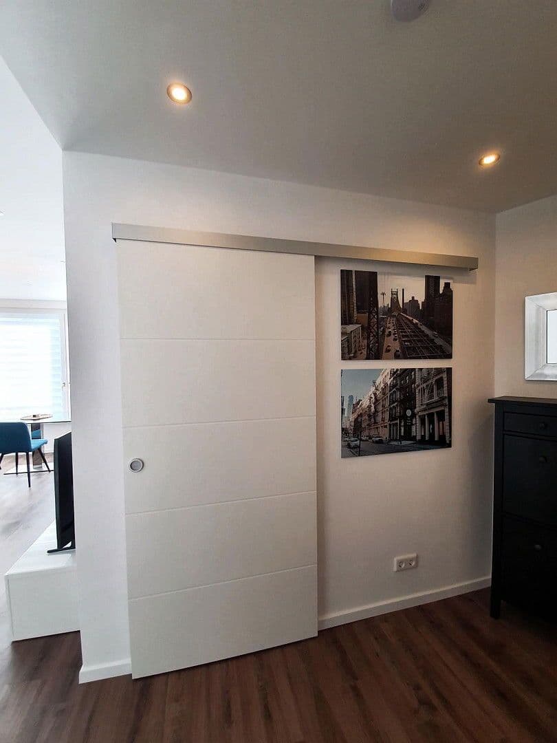 Pronájem bytu 2+1 62 m², Düsseldorf, Severní Porýní-Vestfálsko Pronájem bytu 2+1 62 m², Düsseldorf, Severní Porýní-Vestfálsko