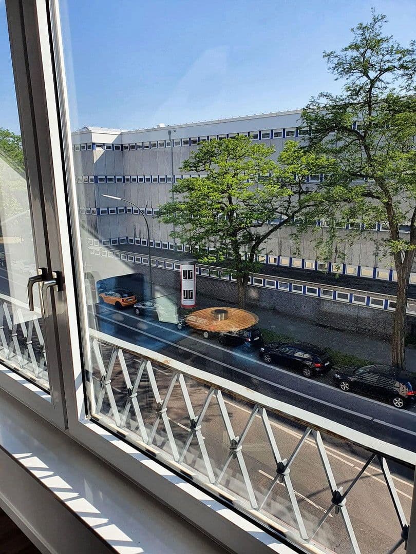 Pronájem bytu 2+1 62 m², Düsseldorf, Severní Porýní-Vestfálsko Pronájem bytu 2+1 62 m², Düsseldorf, Severní Porýní-Vestfálsko