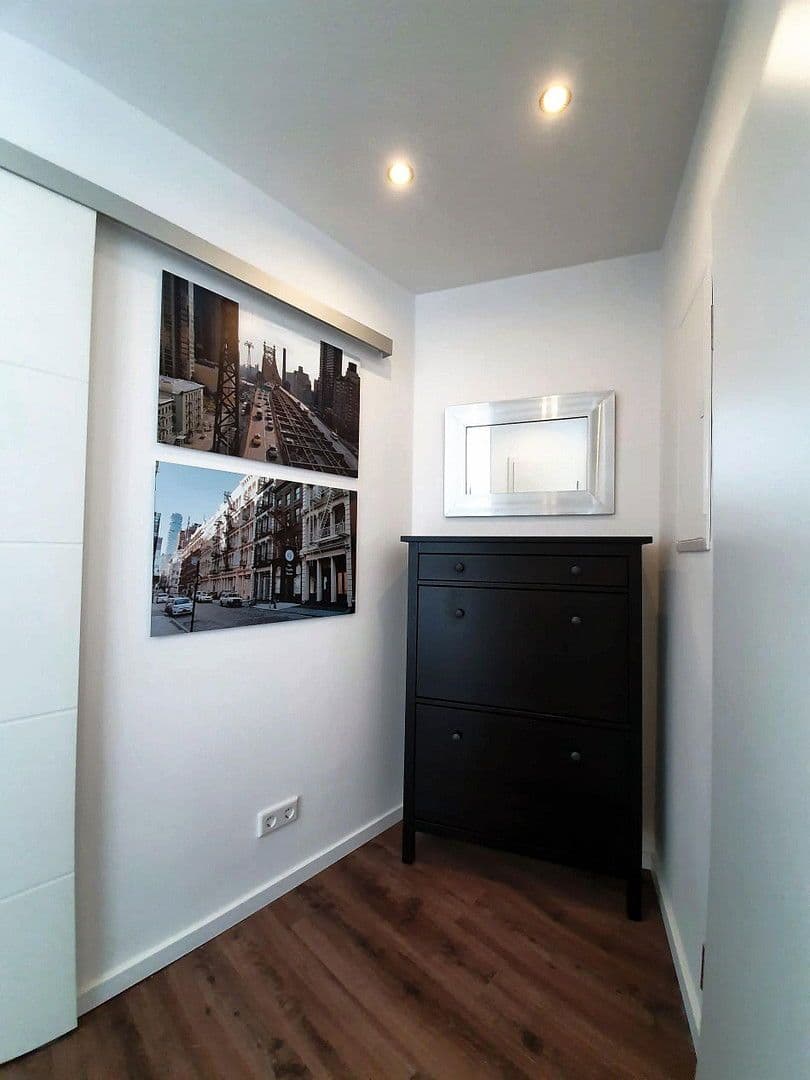 Pronájem bytu 2+1 62 m², Düsseldorf, Severní Porýní-Vestfálsko Pronájem bytu 2+1 62 m², Düsseldorf, Severní Porýní-Vestfálsko