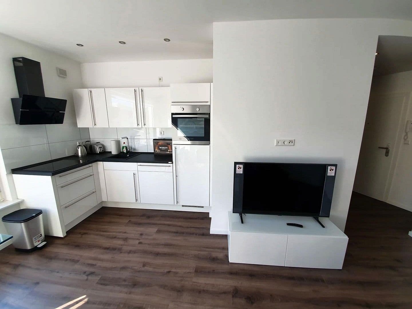 Pronájem bytu 2+1 62 m², Düsseldorf, Severní Porýní-Vestfálsko Pronájem bytu 2+1 62 m², Düsseldorf, Severní Porýní-Vestfálsko