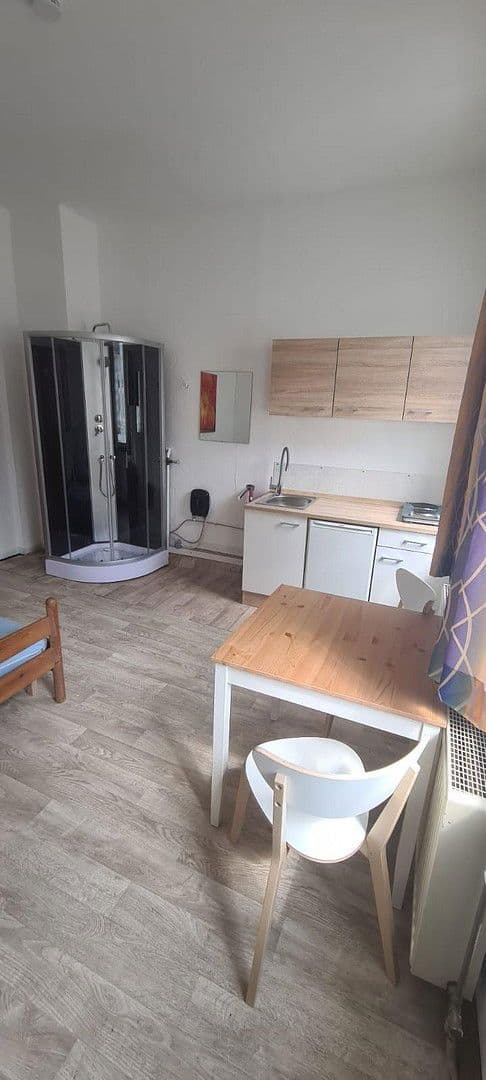 Pronájem bytu 1+1 20 m², Stubenlohstr. 6, Erlangen, Bavorsko Pronájem bytu 1+1 20 m², Stubenlohstr. 6, Erlangen, Bavorsko