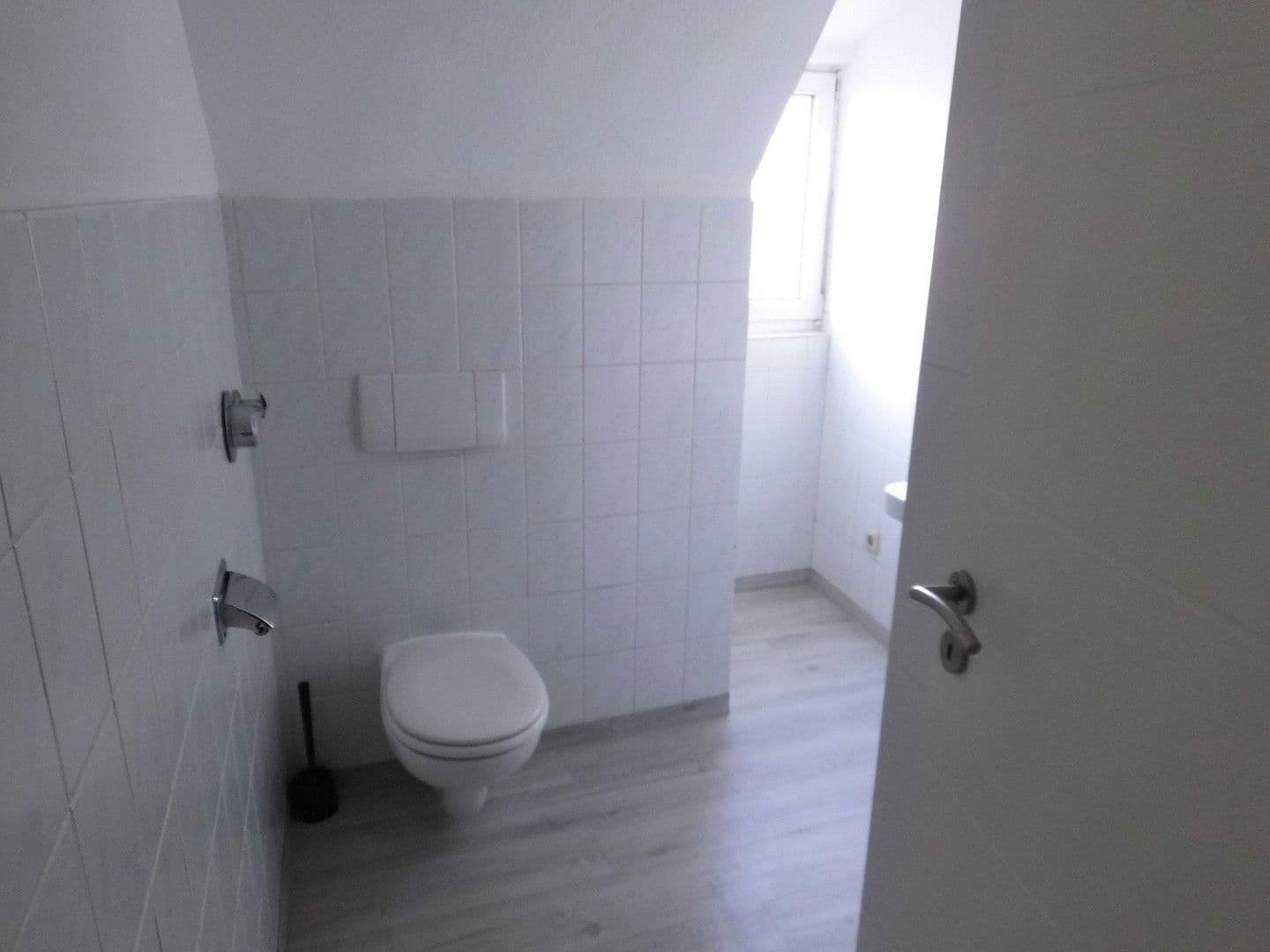 Prodej domu 418 m², pozemek 582 m², Stuttgart, Bádensko-Württembersko Prodej domu 418 m², pozemek 582 m², Stuttgart, Bádensko-Württembersko