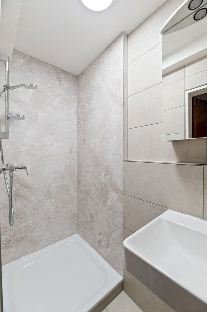 Pronájem bytu 2+1 46 m², Wannweiler Straße 68, Kirchentellinsfurt, Bádensko-Württembersko Pronájem bytu 2+1 46 m², Wannweiler Straße 68, Kirchentellinsfurt, Bádensko-Württembersko