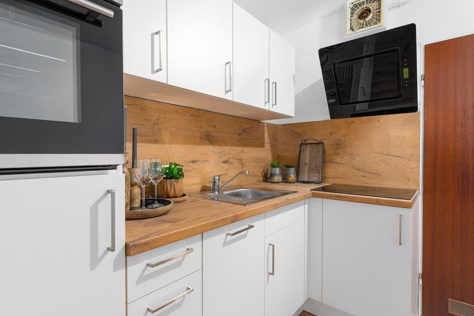 Pronájem bytu 2+1 46 m², Wannweiler Straße 68, Kirchentellinsfurt, Bádensko-Württembersko Pronájem bytu 2+1 46 m², Wannweiler Straße 68, Kirchentellinsfurt, Bádensko-Württembersko