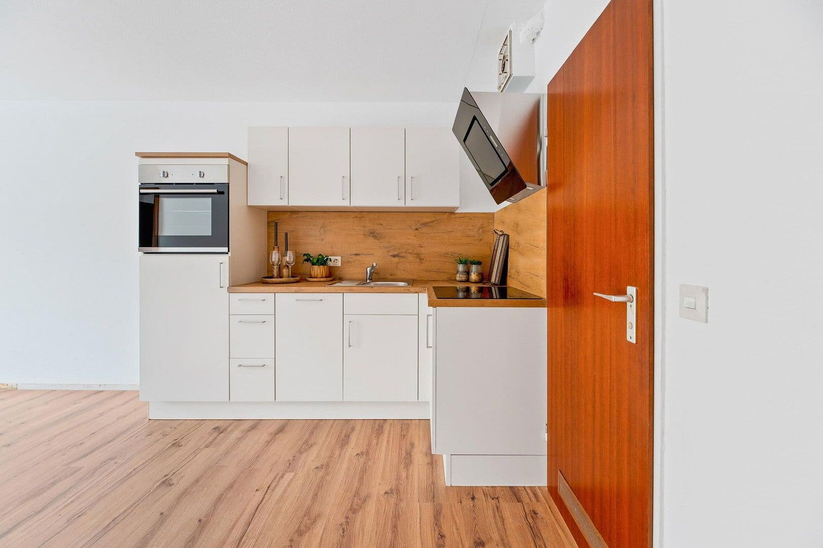 Pronájem bytu 2+1 46 m², Wannweiler Straße 68, Kirchentellinsfurt, Bádensko-Württembersko Pronájem bytu 2+1 46 m², Wannweiler Straße 68, Kirchentellinsfurt, Bádensko-Württembersko