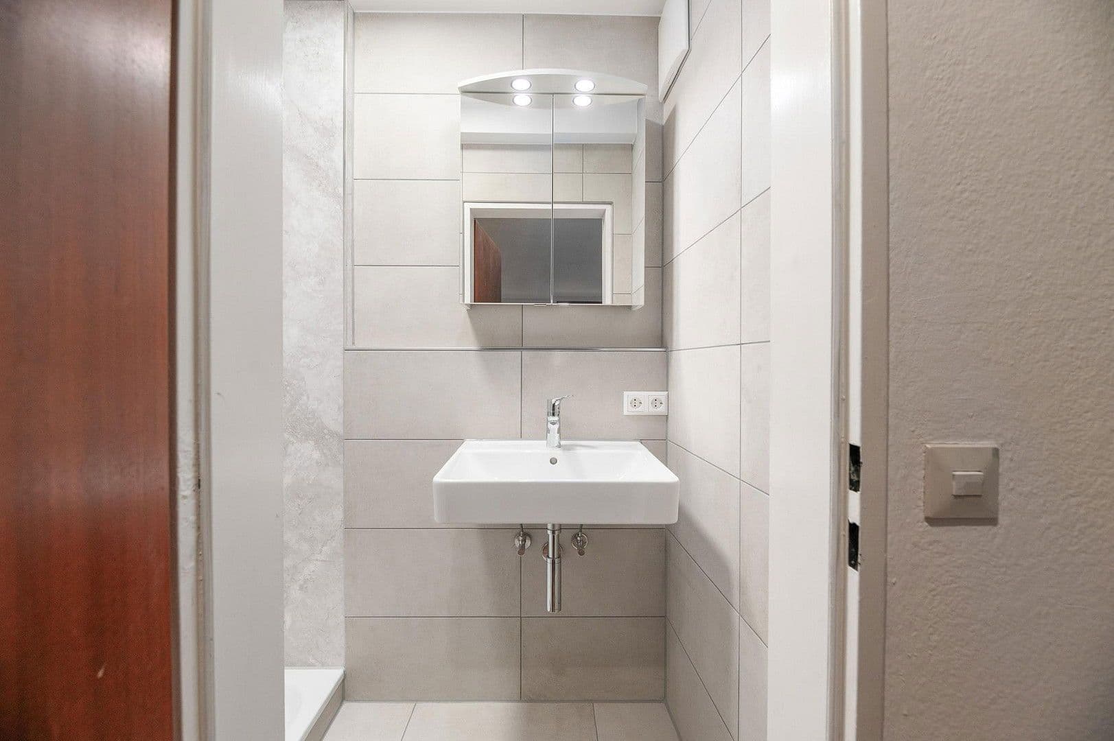 Pronájem bytu 2+1 46 m², Wannweiler Straße 68, Kirchentellinsfurt, Bádensko-Württembersko Pronájem bytu 2+1 46 m², Wannweiler Straße 68, Kirchentellinsfurt, Bádensko-Württembersko