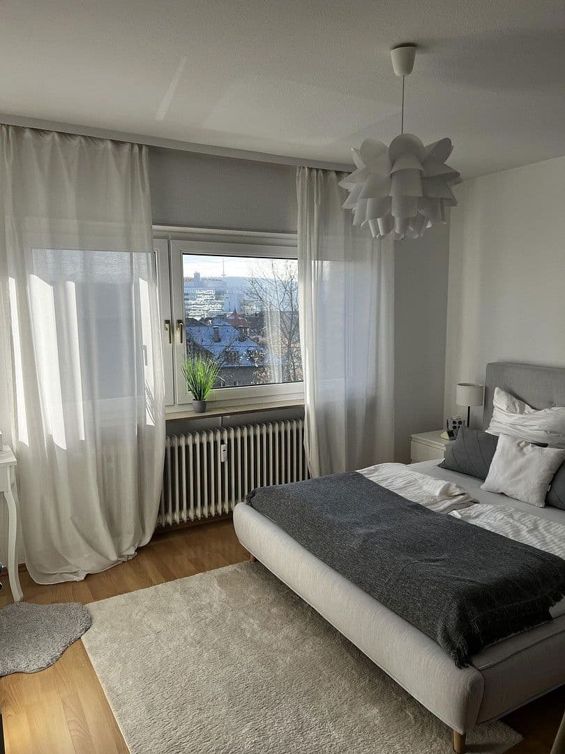 Pronájem bytu 2+1 45 m², Robert-Mayer-Straße 5, Stuttgart, Bádensko-Württembersko Pronájem bytu 2+1 45 m², Robert-Mayer-Straße 5, Stuttgart, Bádensko-Württembersko