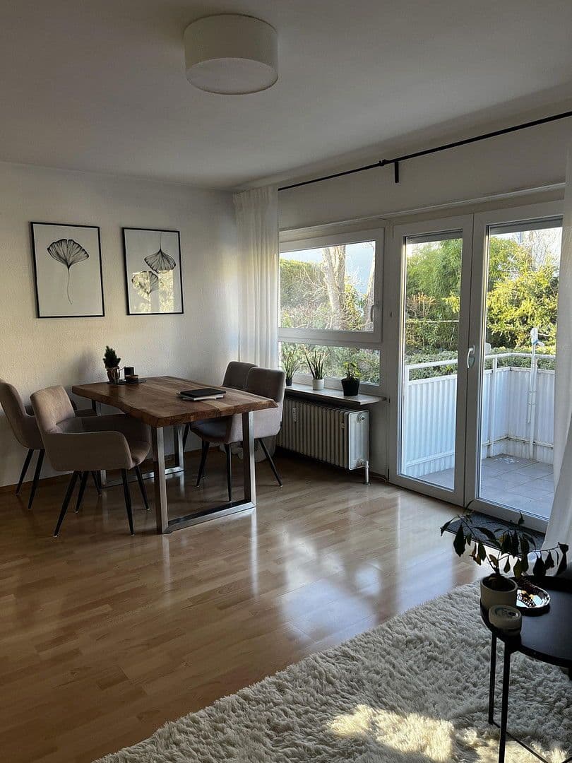 Pronájem bytu 2+1 45 m², Robert-Mayer-Straße 5, Stuttgart, Bádensko-Württembersko Pronájem bytu 2+1 45 m², Robert-Mayer-Straße 5, Stuttgart, Bádensko-Württembersko