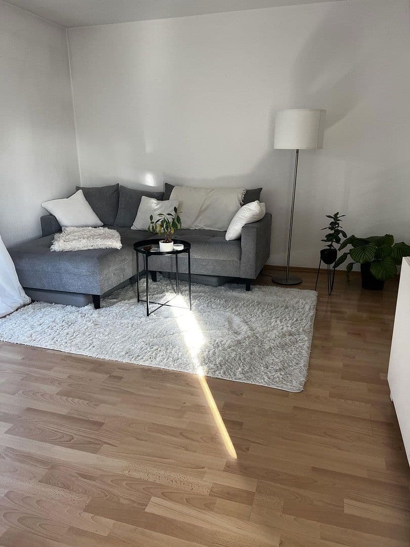 Pronájem bytu 2+1 45 m², Robert-Mayer-Straße 5, Stuttgart, Bádensko-Württembersko Pronájem bytu 2+1 45 m², Robert-Mayer-Straße 5, Stuttgart, Bádensko-Württembersko