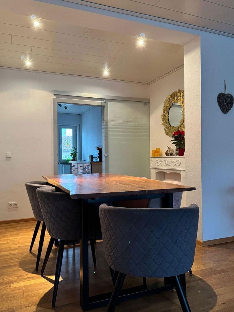 Prodej bytu 3+1 92 m², Schwetzingen, Bádensko-Württembersko Prodej bytu 3+1 92 m², Schwetzingen, Bádensko-Württembersko