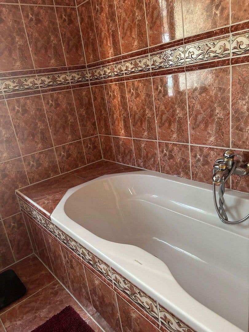 Prodej domu 298 m², pozemek 1.108 m², Windorf, Bavorsko Prodej domu 298 m², pozemek 1.108 m², Windorf, Bavorsko