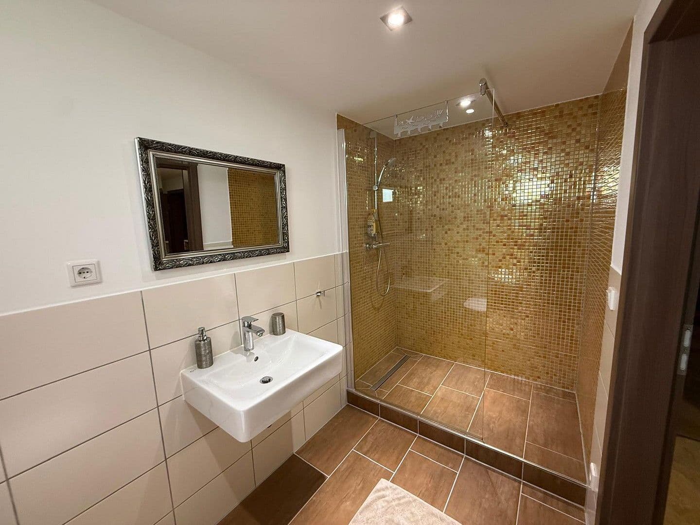 Prodej domu 263 m², pozemek 880 m², Schwabach, Bavorsko Prodej domu 263 m², pozemek 880 m², Schwabach, Bavorsko