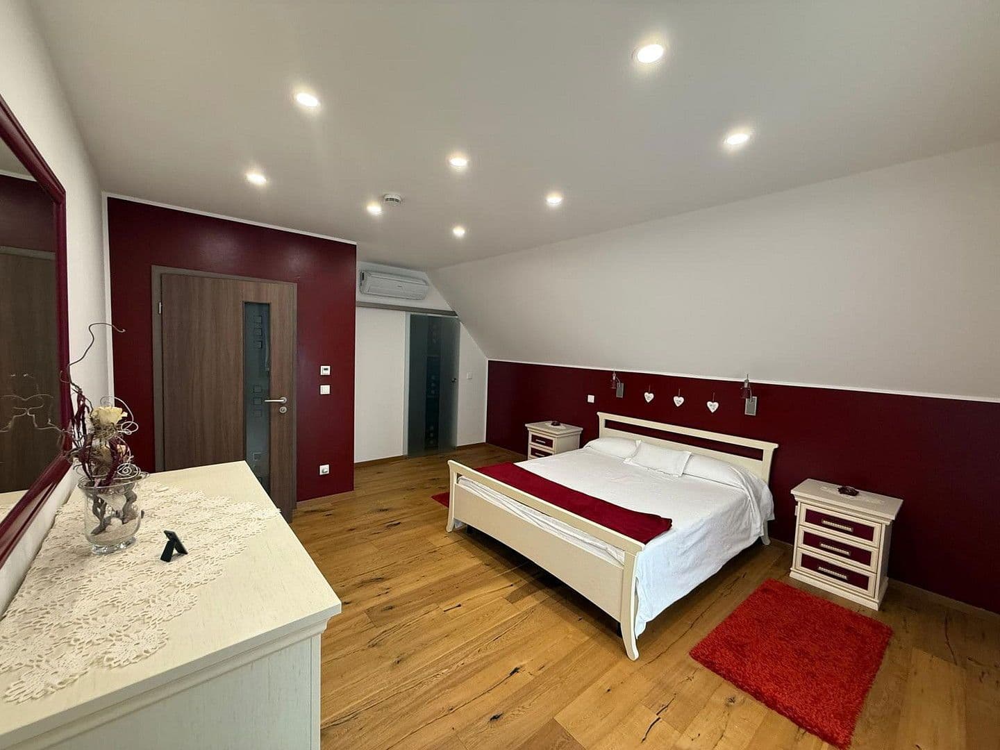 Prodej domu 263 m², pozemek 880 m², Schwabach, Bavorsko Prodej domu 263 m², pozemek 880 m², Schwabach, Bavorsko