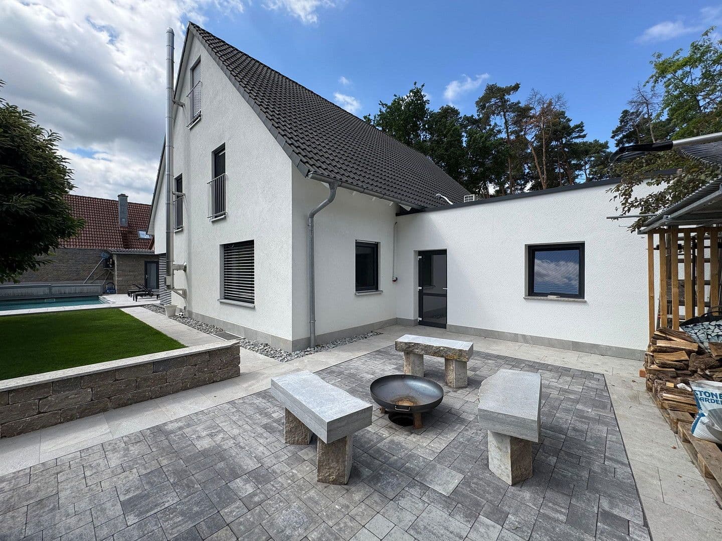 Prodej domu 263 m², pozemek 880 m², Schwabach, Bavorsko Prodej domu 263 m², pozemek 880 m², Schwabach, Bavorsko