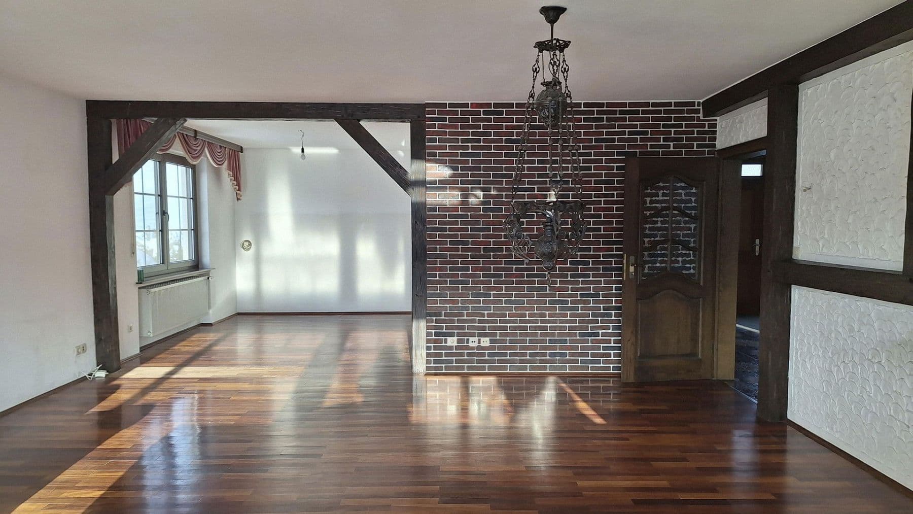 Prodej domu 319 m², pozemek 960 m², Naumburg, Hessen Prodej domu 319 m², pozemek 960 m², Naumburg, Hessen