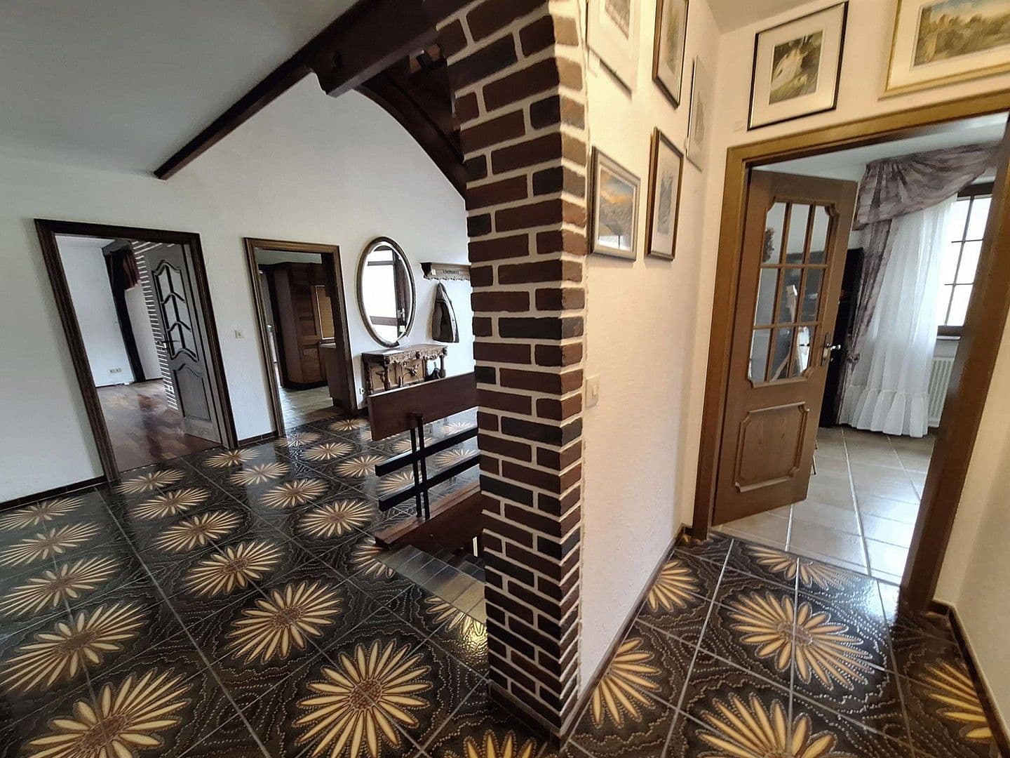 Prodej domu 319 m², pozemek 960 m², Naumburg, Hessen Prodej domu 319 m², pozemek 960 m², Naumburg, Hessen