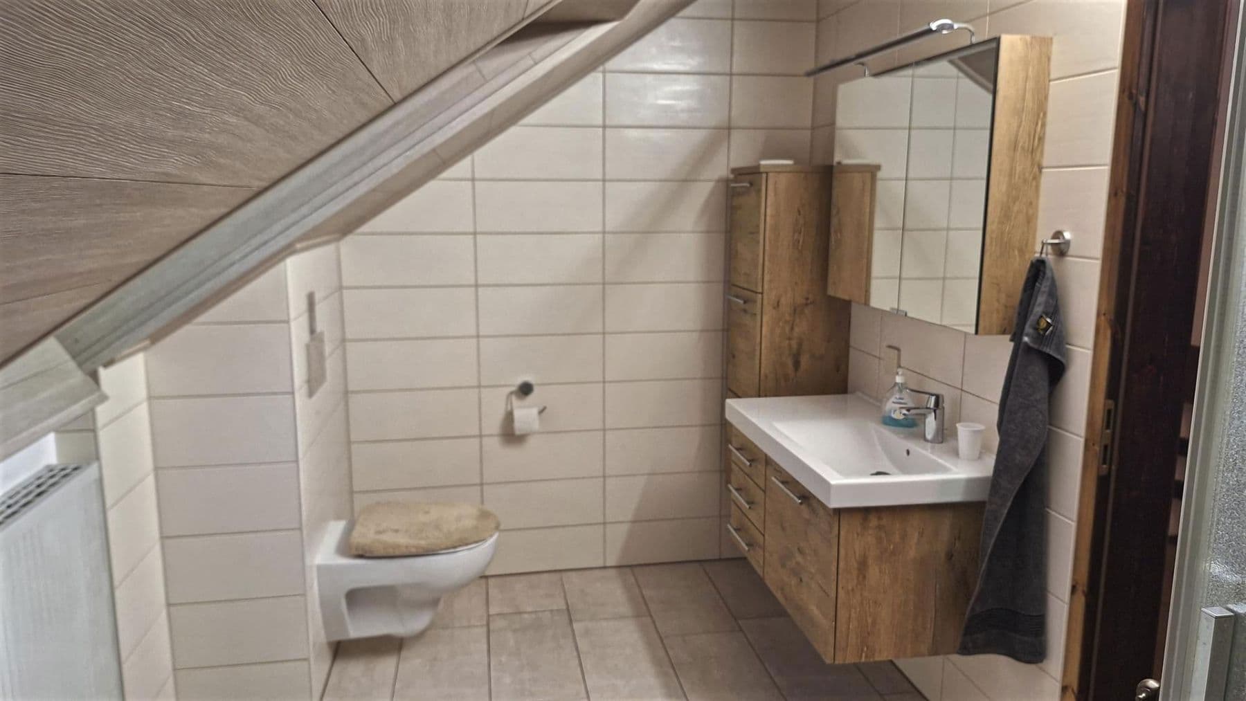 Prodej domu 319 m², pozemek 960 m², Naumburg, Hessen Prodej domu 319 m², pozemek 960 m², Naumburg, Hessen