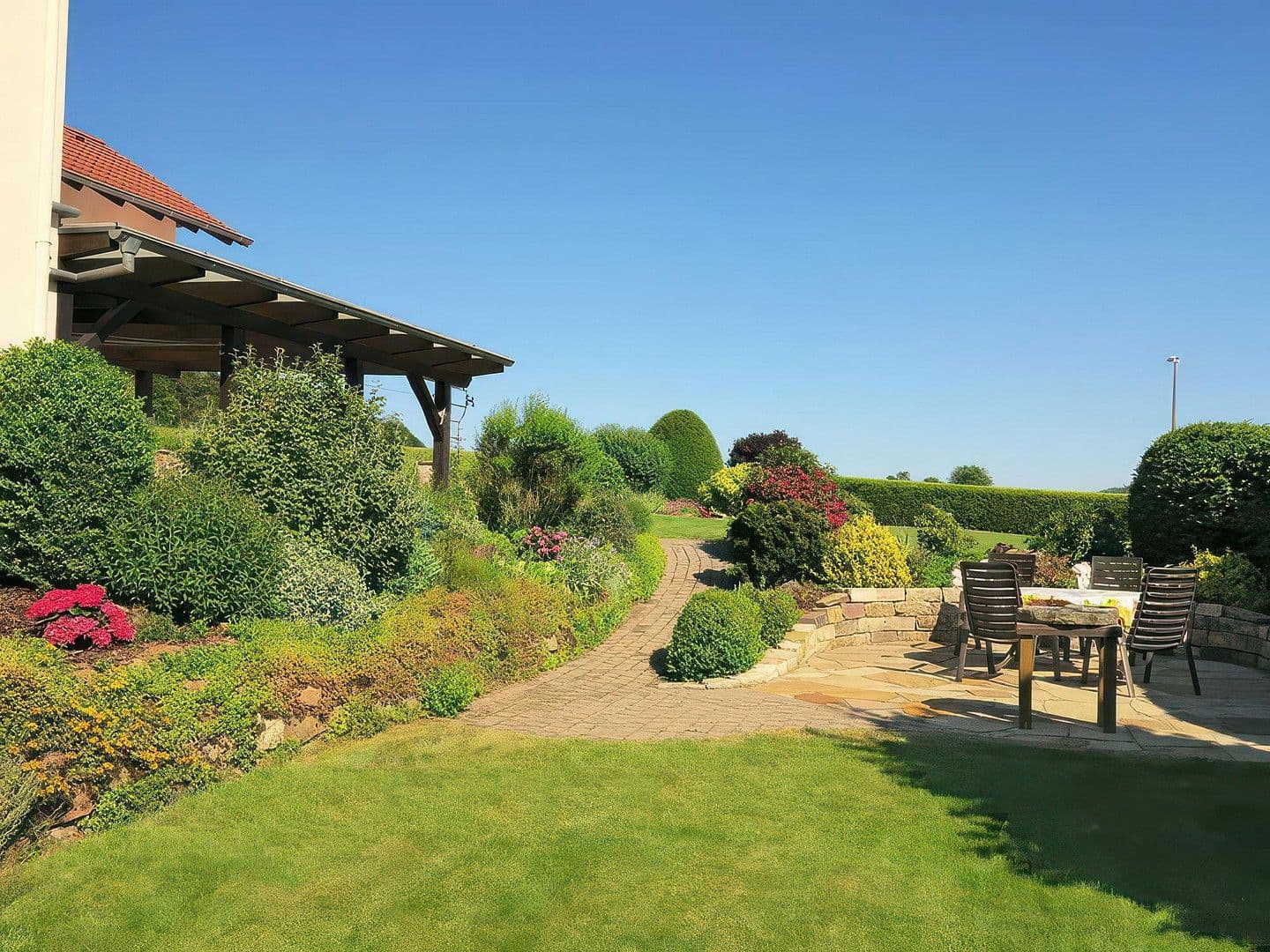 Prodej domu 319 m², pozemek 960 m², Naumburg, Hessen Prodej domu 319 m², pozemek 960 m², Naumburg, Hessen