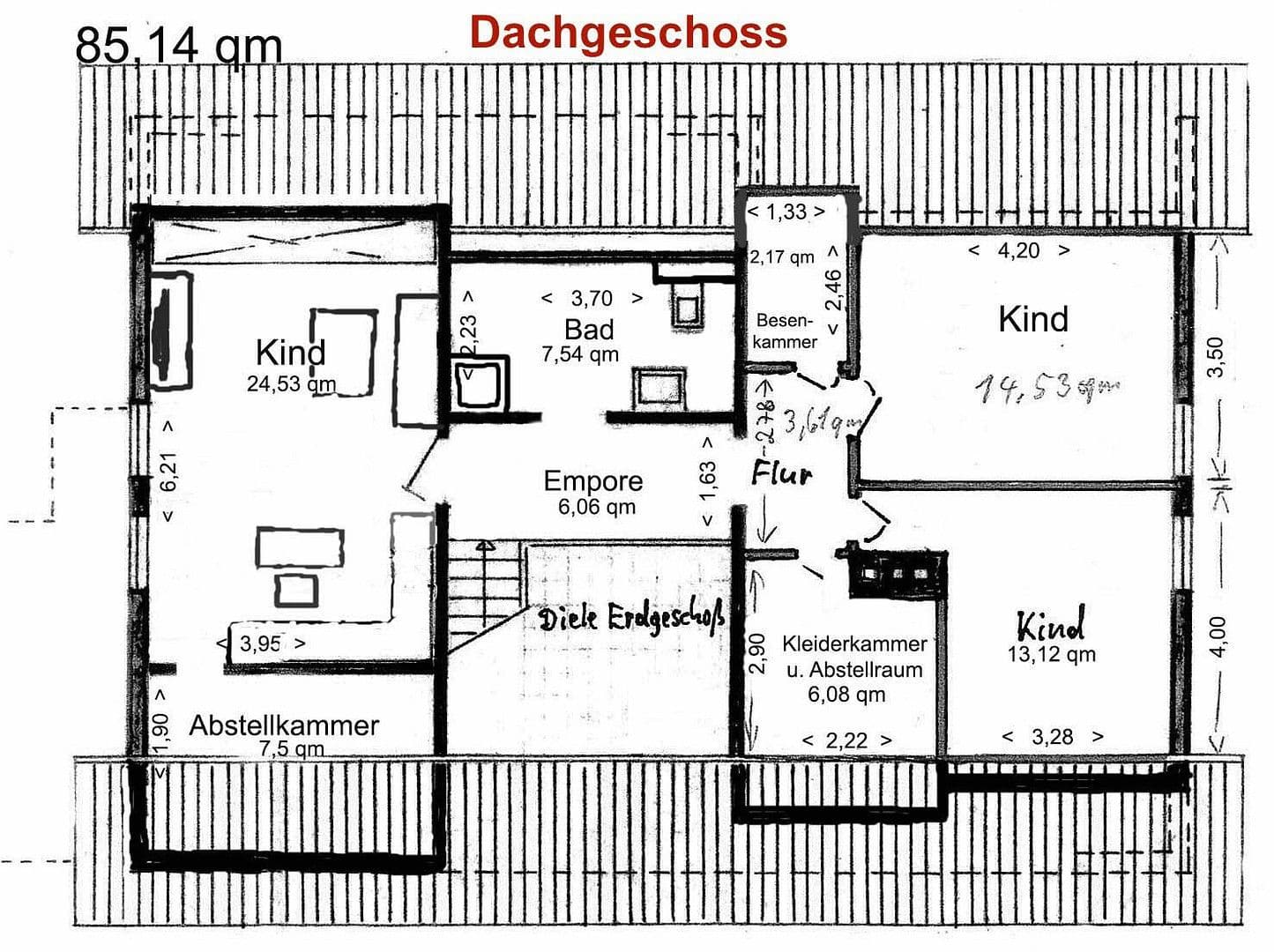 Prodej domu 319 m², pozemek 960 m², Naumburg, Hessen Prodej domu 319 m², pozemek 960 m², Naumburg, Hessen