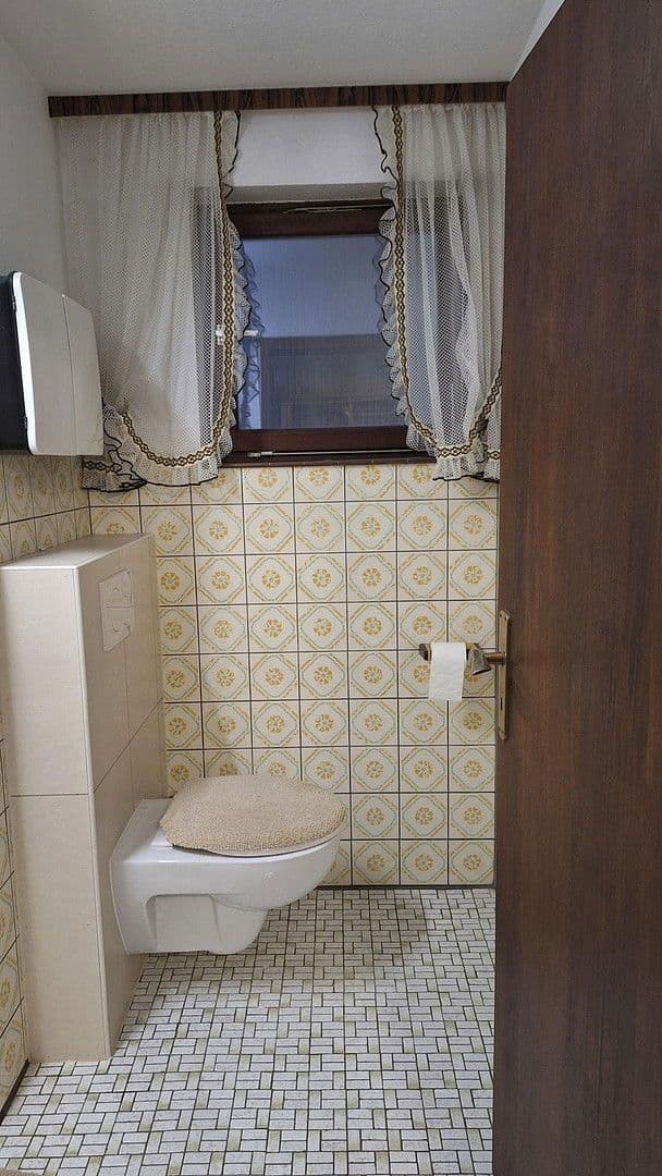 Prodej domu 319 m², pozemek 960 m², Naumburg, Hessen Prodej domu 319 m², pozemek 960 m², Naumburg, Hessen