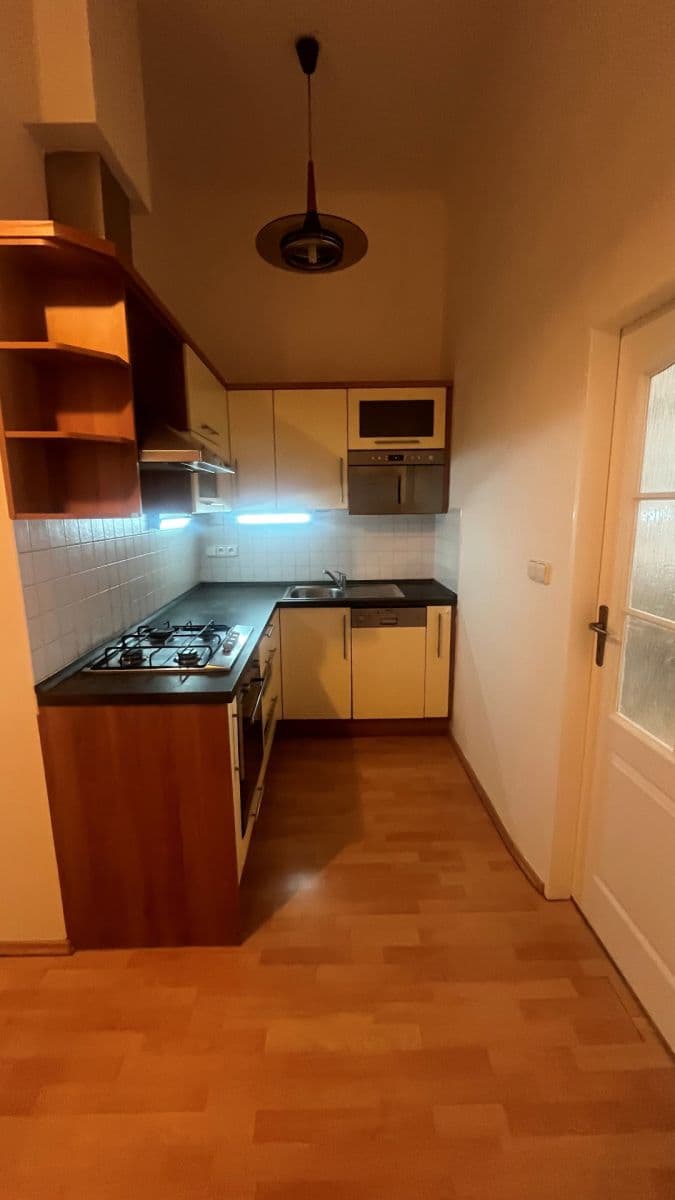 Pronájem bytu 3+1 65 m², Nuselská, Praha, Praha Pronájem bytu 3+1 65 m², Nuselská, Praha, Praha