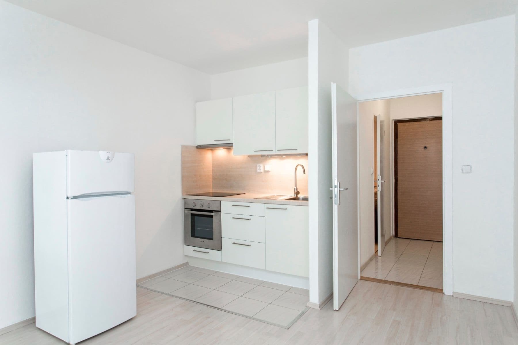 Pronájem bytu 1+kk 27 m², Křivoklátská, Praha, Praha Pronájem bytu 1+kk 27 m², Křivoklátská, Praha, Praha
