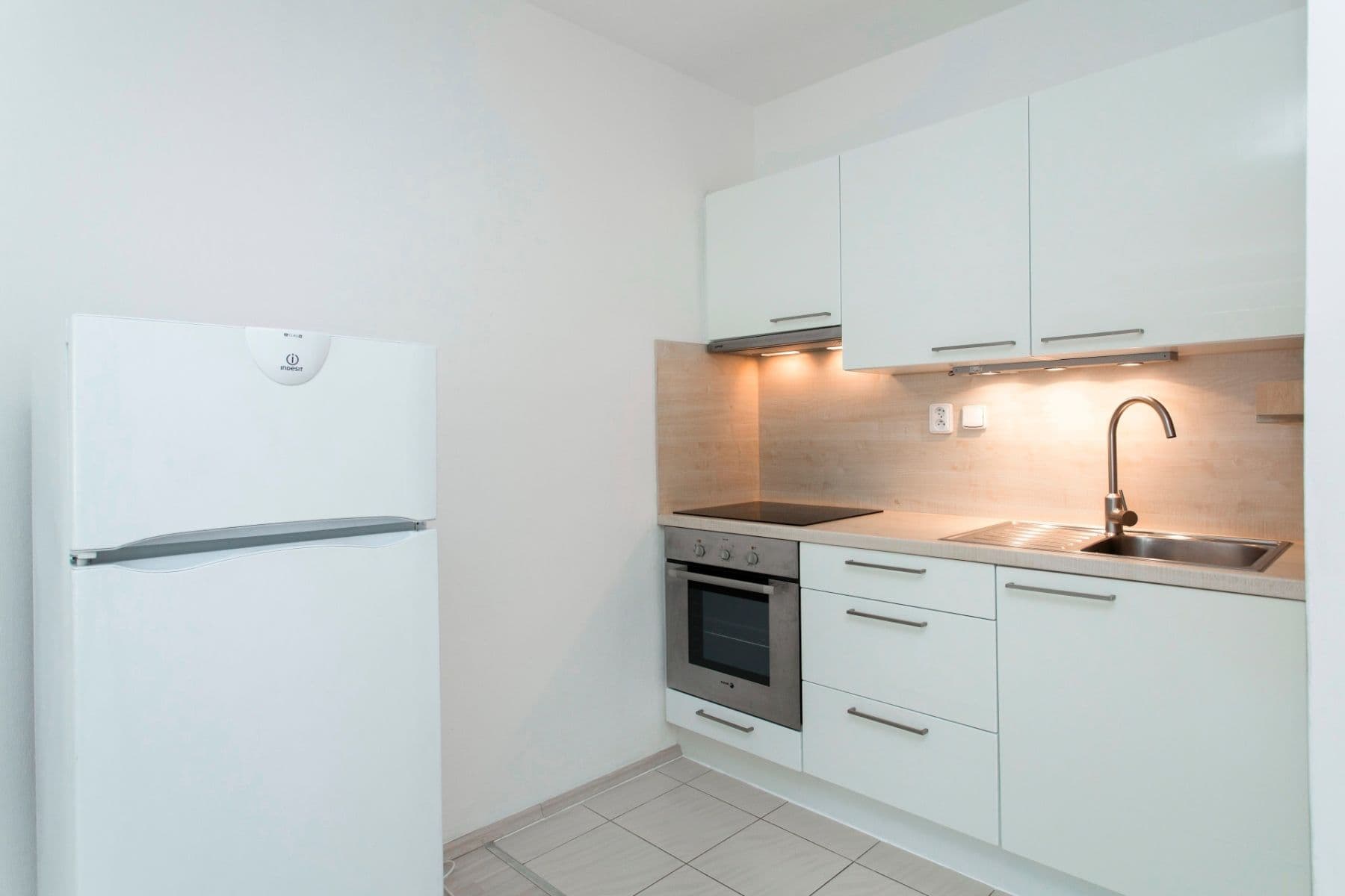 Pronájem bytu 1+kk 27 m², Křivoklátská, Praha, Praha Pronájem bytu 1+kk 27 m², Křivoklátská, Praha, Praha