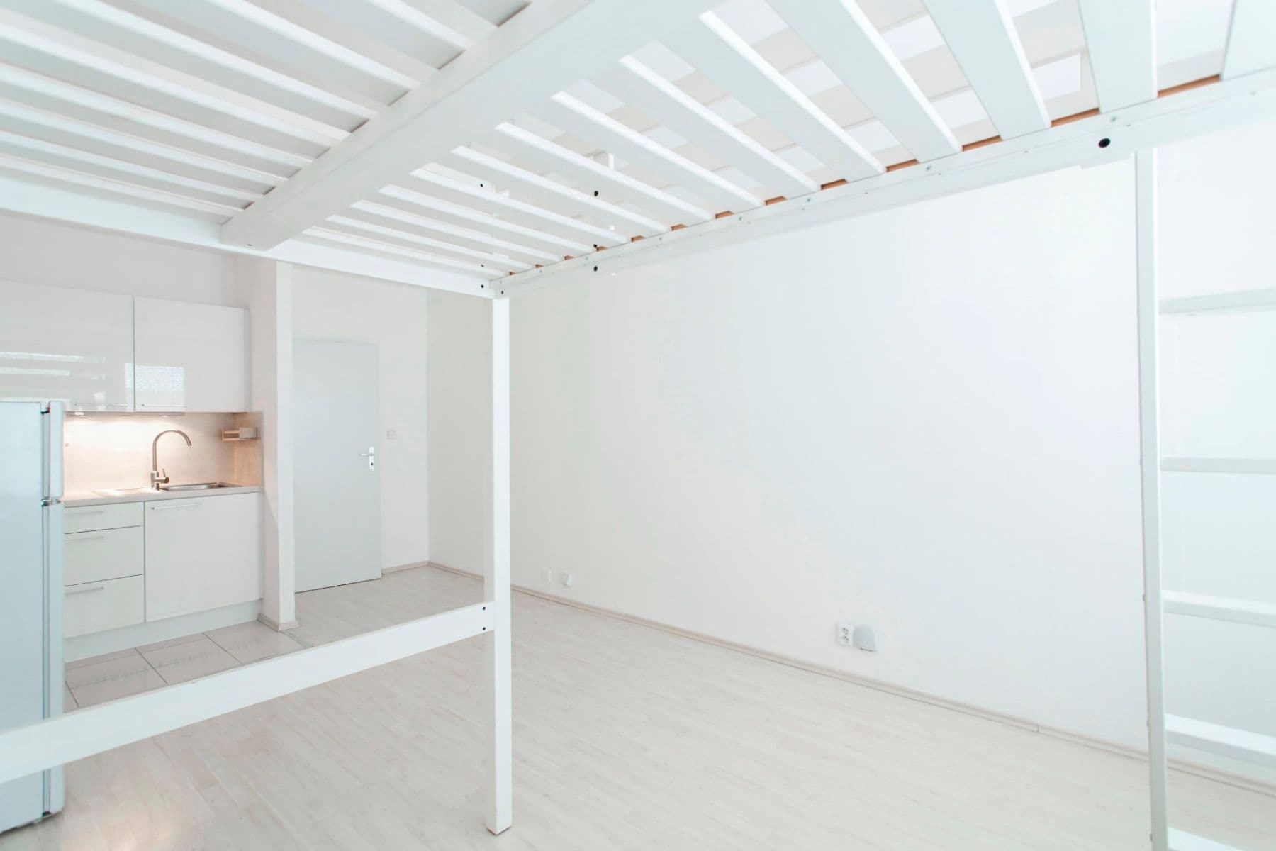 Pronájem bytu 1+kk 27 m², Křivoklátská, Praha, Praha Pronájem bytu 1+kk 27 m², Křivoklátská, Praha, Praha