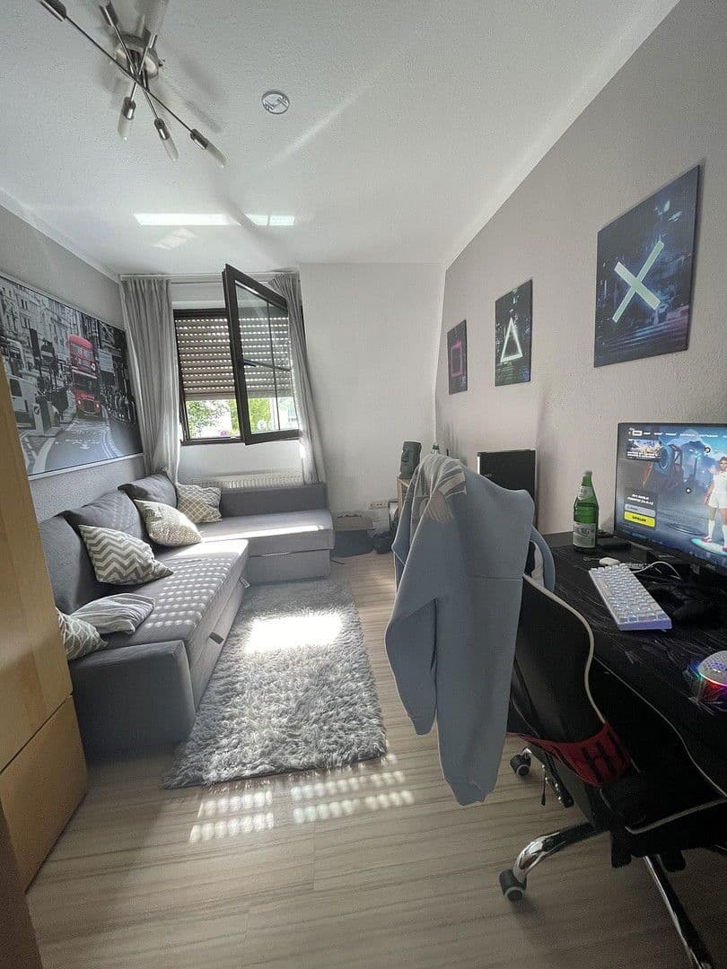 Prodej domu 129 m², pozemek 309 m², Rösrath, Severní Porýní-Vestfálsko Prodej domu 129 m², pozemek 309 m², Rösrath, Severní Porýní-Vestfálsko