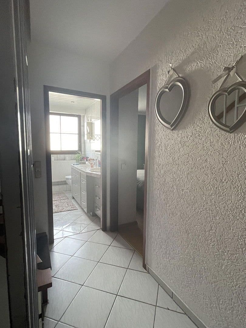 Prodej domu 129 m², pozemek 309 m², Rösrath, Severní Porýní-Vestfálsko Prodej domu 129 m², pozemek 309 m², Rösrath, Severní Porýní-Vestfálsko