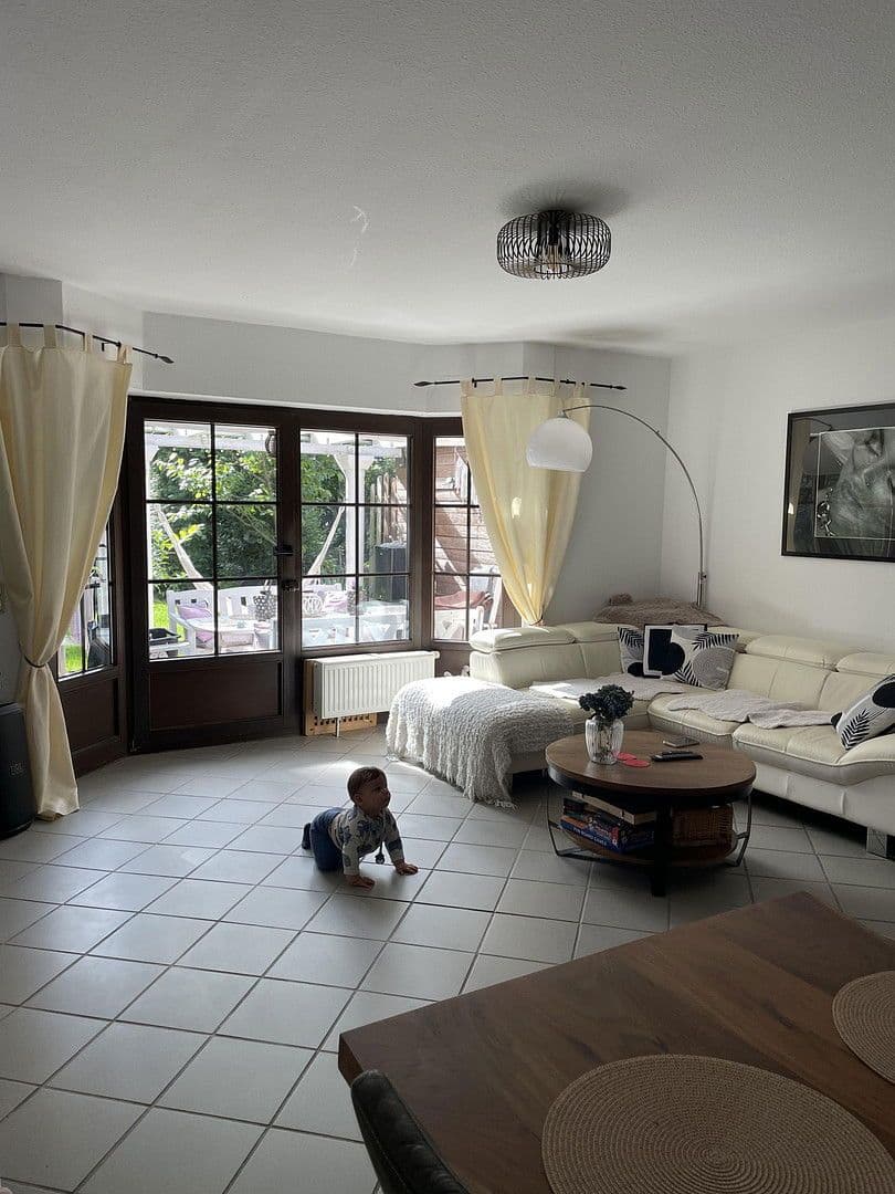 Prodej domu 129 m², pozemek 309 m², Rösrath, Severní Porýní-Vestfálsko Prodej domu 129 m², pozemek 309 m², Rösrath, Severní Porýní-Vestfálsko