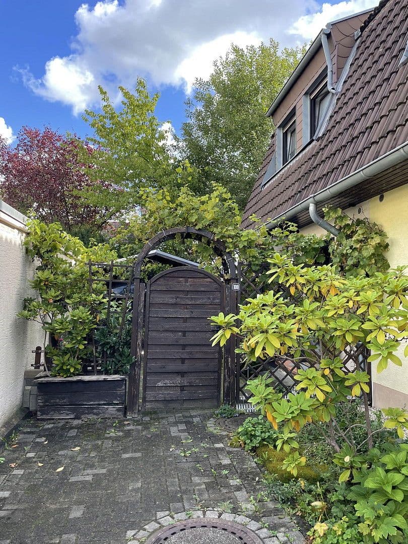 Prodej domu 129 m², pozemek 309 m², Rösrath, Severní Porýní-Vestfálsko Prodej domu 129 m², pozemek 309 m², Rösrath, Severní Porýní-Vestfálsko