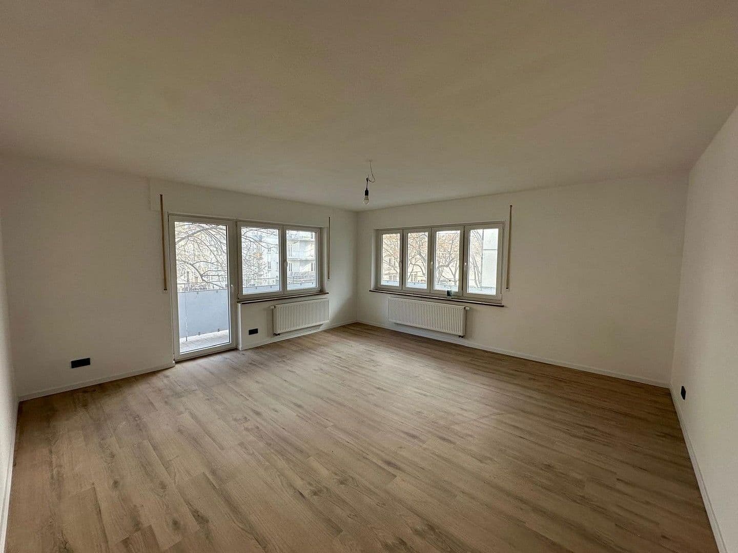 Pronájem bytu 3+1 105 m², Johannesstraße 55a, Stuttgart, Bádensko-Württembersko Pronájem bytu 3+1 105 m², Johannesstraße 55a, Stuttgart, Bádensko-Württembersko