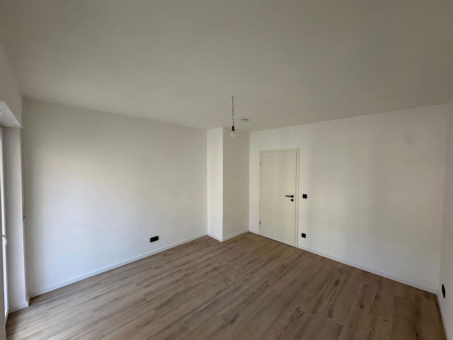 Pronájem bytu 3+1 105 m², Johannesstraße 55a, Stuttgart, Bádensko-Württembersko Pronájem bytu 3+1 105 m², Johannesstraße 55a, Stuttgart, Bádensko-Württembersko