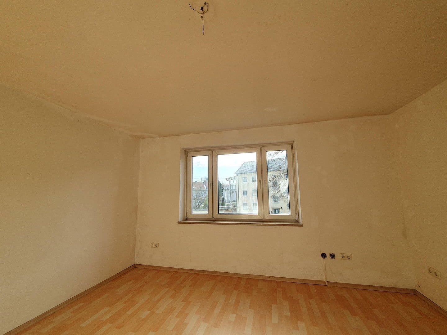 Pronájem bytu 2+1 57 m², Hirschstr. 3, Vöhringen, Bavorsko Pronájem bytu 2+1 57 m², Hirschstr. 3, Vöhringen, Bavorsko