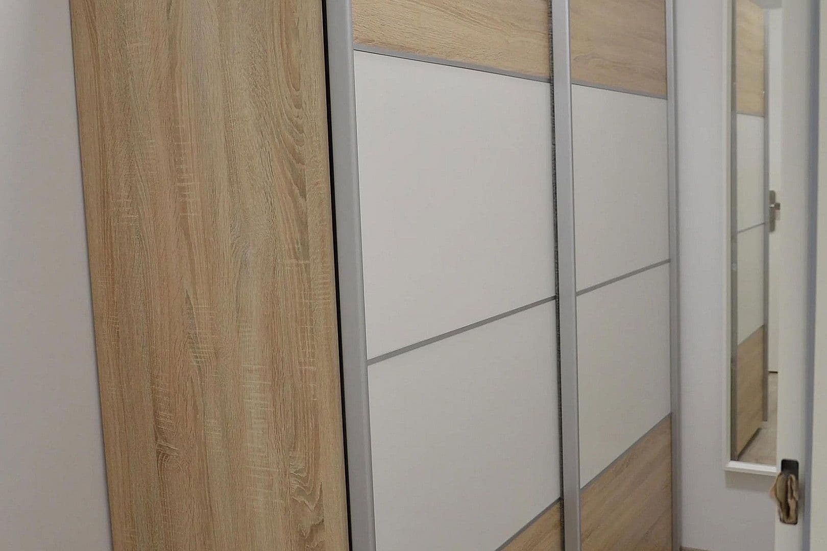 Pronájem bytu 1+1 44 m², Frankfurt am Main, Hessen Pronájem bytu 1+1 44 m², Frankfurt am Main, Hessen