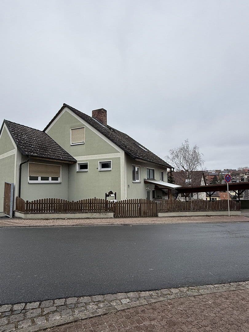 Prodej domu 231 m², pozemek 325 m², Eisingen, Bavorsko Prodej domu 231 m², pozemek 325 m², Eisingen, Bavorsko