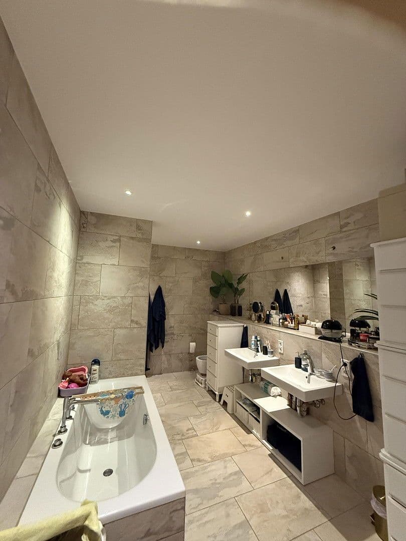 Prodej bytu 3+1 113 m², Berlin, Berlín Prodej bytu 3+1 113 m², Berlin, Berlín